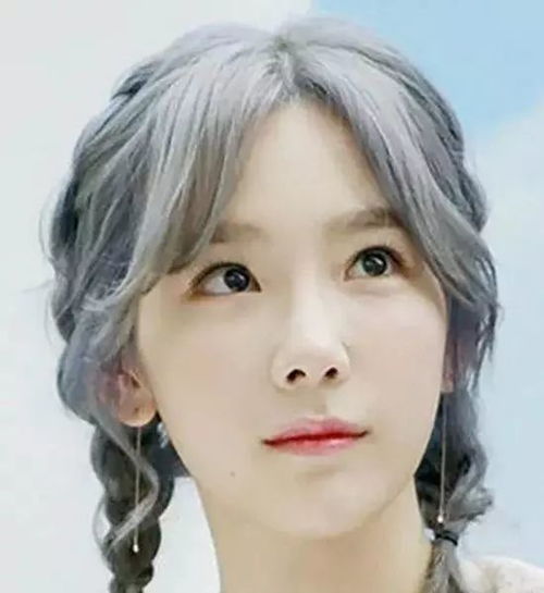 個性少女風隨意切換 解鎖最流行的發色靈感，盡在青木信息